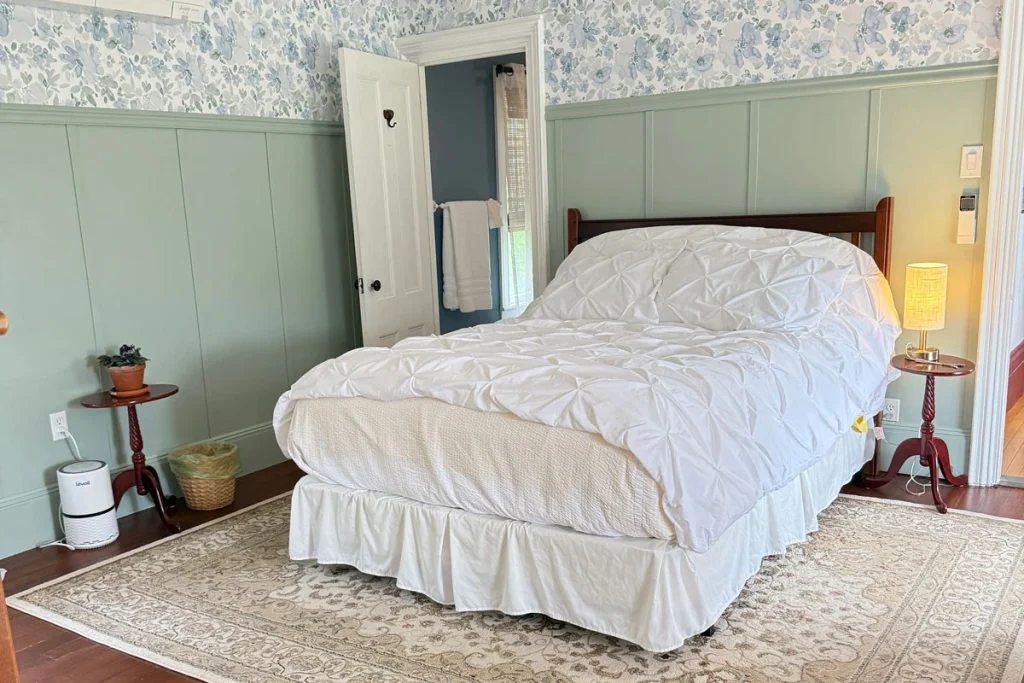 The Tipsy Butler Prachett guest room